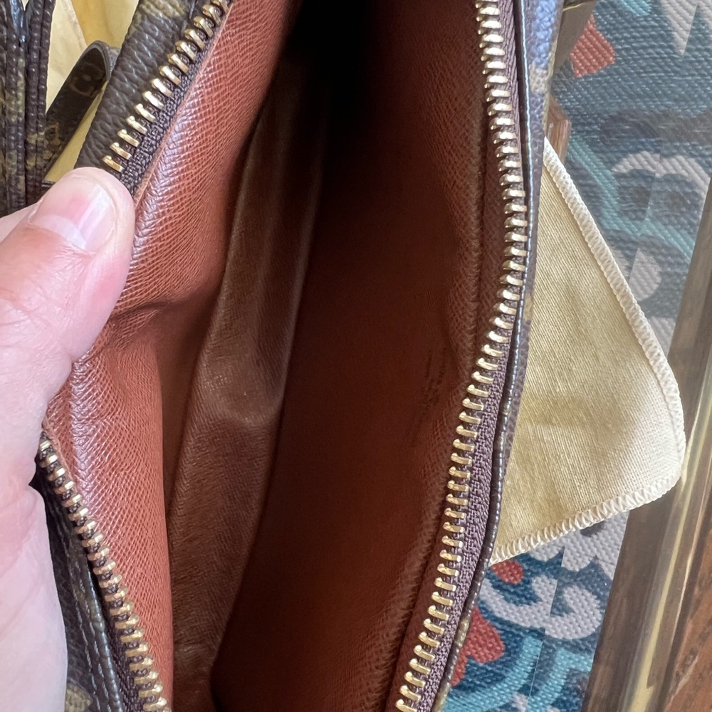 Brown Leather Zip Wallet